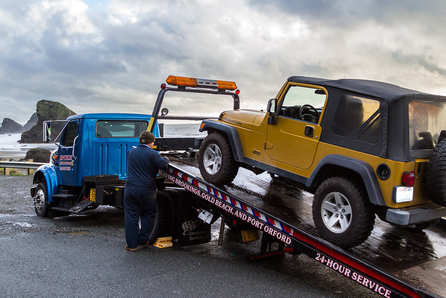 an image of Broomfield truck towing service